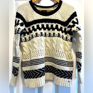 American Eagle Women's Sweater